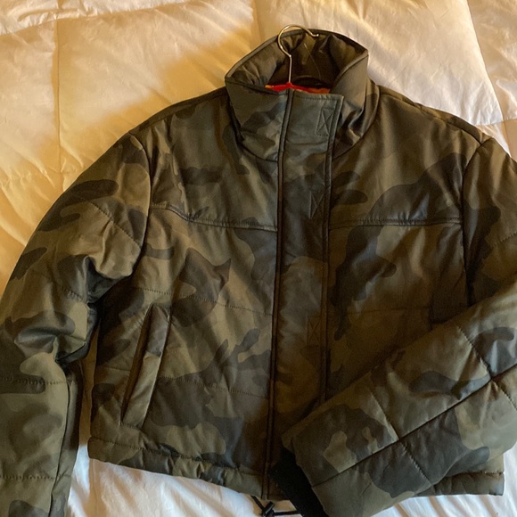 Bagatelle NYC Camouflage green puffer jacket cropped - Picture 6 of 11